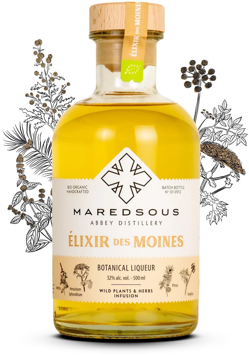 Bouteille d’Élixir des Moines de l’Abbaye de Maredsous, liqueur botanique belge à 32 % vol., entourée de planches botaniques de plantes et herbes sauvages.